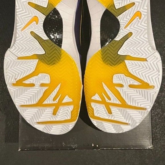 KOBE 4 Protro UNDFTD Purple Lakers - 10.M - Brand New - Picture 4 of 4